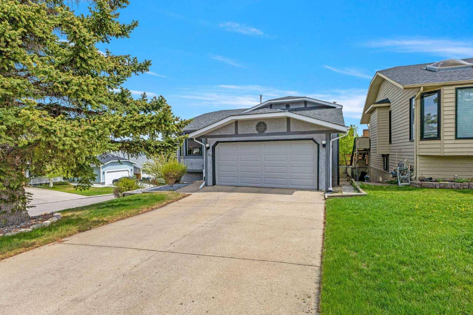Calgary, AB T3A 4B4,111 Edgebyne CRES NW
