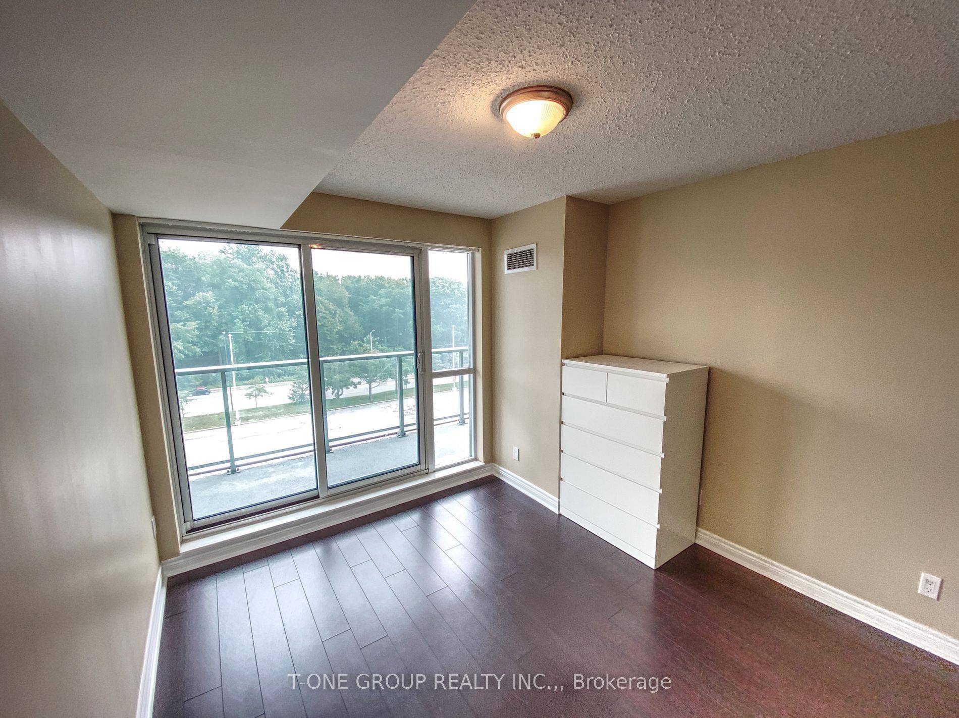 Toronto E09, ON M1P 0A9,50 Town Centre CT #401