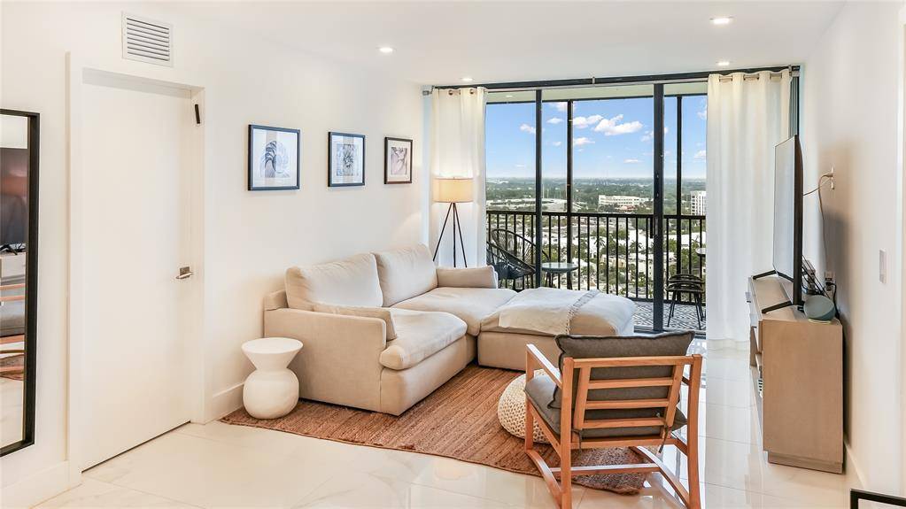 Aventura, FL 33180,20335 W Country Club Drive #2010