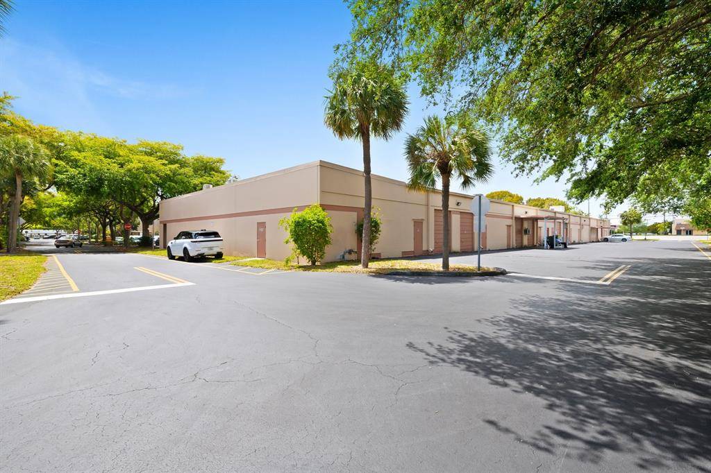 Lauderdale Lakes, FL 33319,4800 N STATE ROAD 7 #107