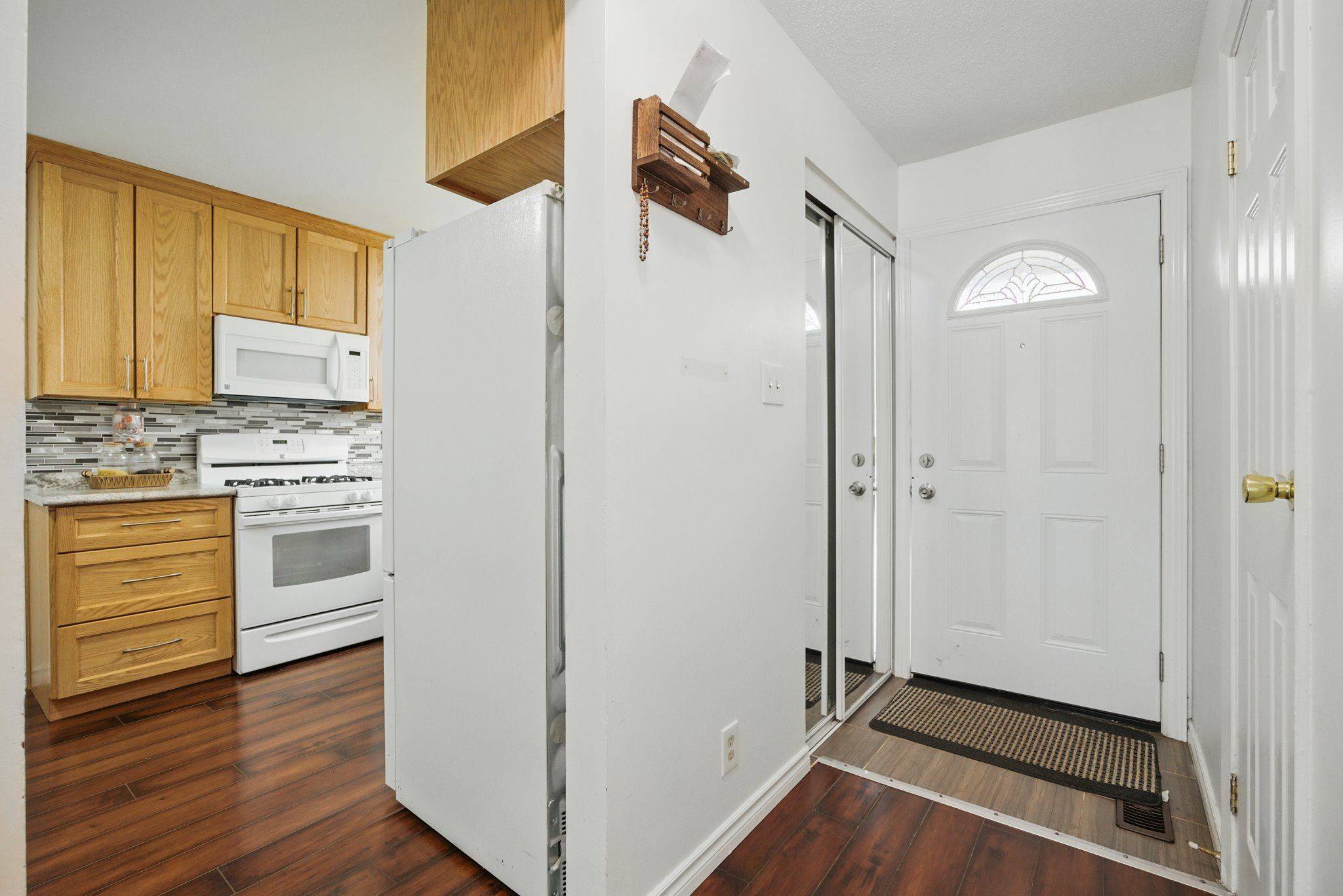 Windsor, ON N8T 3C5,3089 Meadowbrook LN