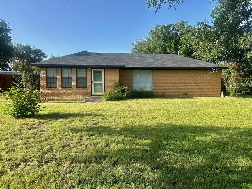 Hamilton, TX 76531,1121 E Coke