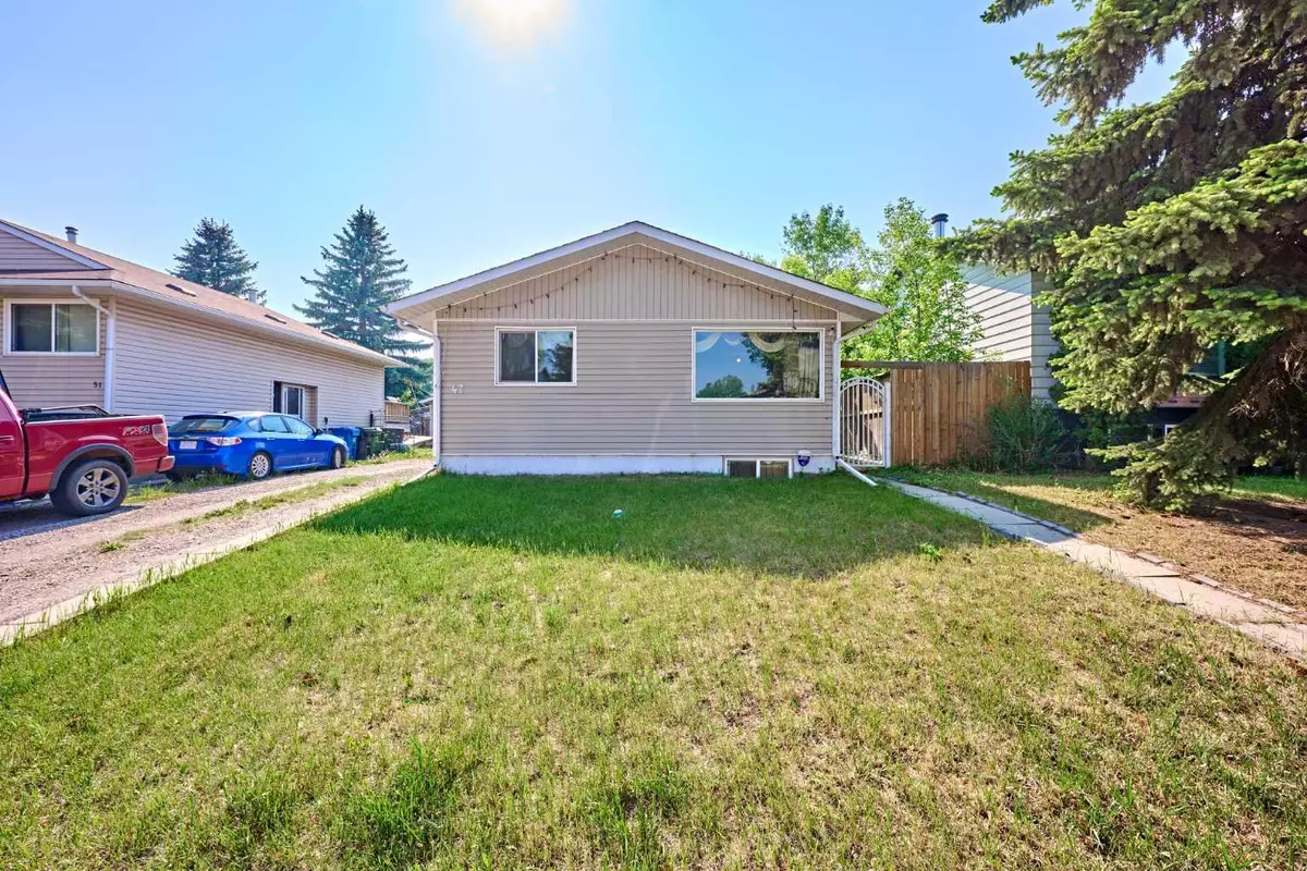 Calgary, AB T2B 2S2,47 Doverglen CRES SE