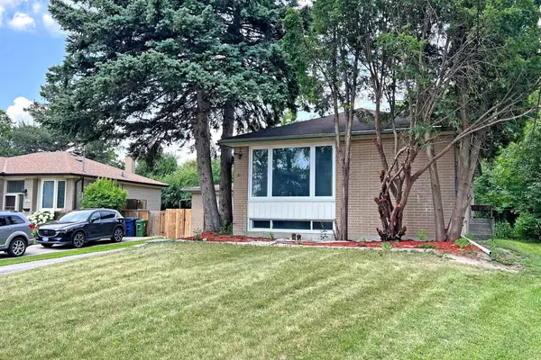 22 Royal Doulton DR, Toronto C13, ON M3A 1N5