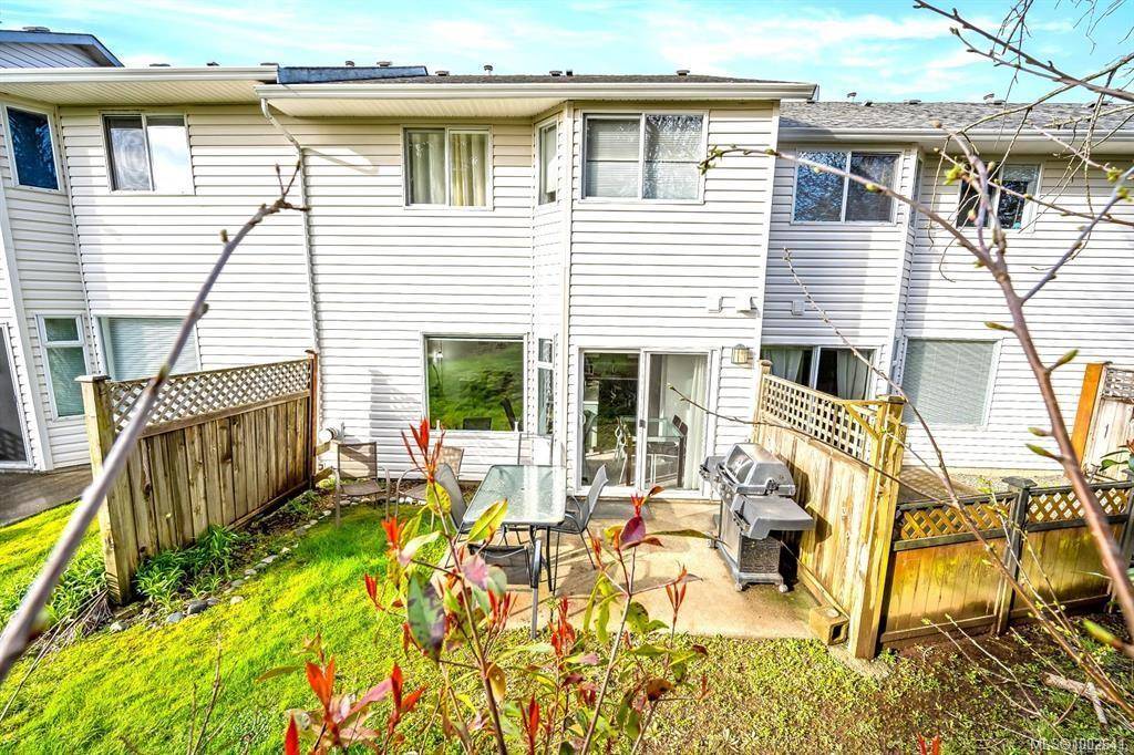 Courtenay, BC V9N 9A5,2355 Valley View Dr #51