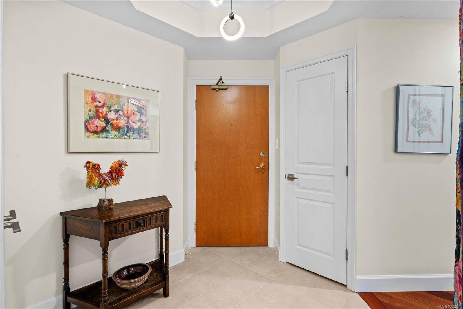 Victoria, BC V8V 4Z9,21 Dallas Rd #410