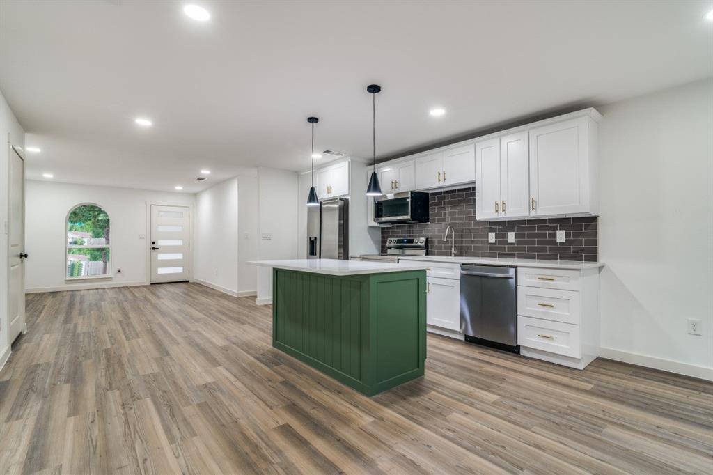 237 Trailridge Drive, Garland, TX 75043