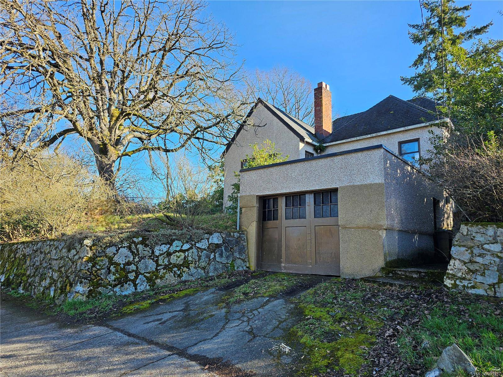 832 Lampson St, Esquimalt, BC V9A 6B2