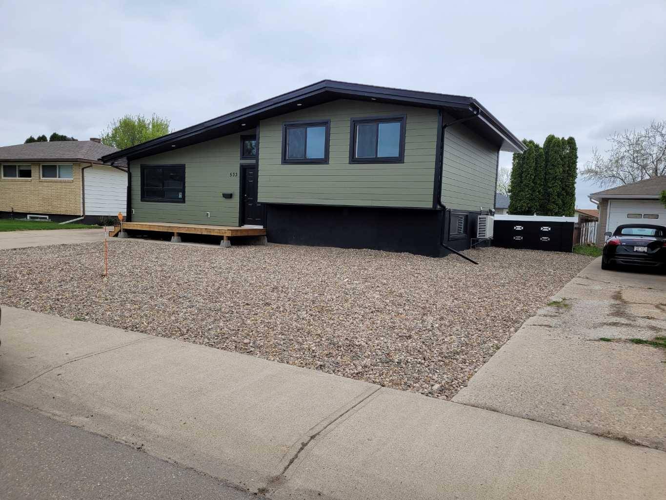 Medicine Hat, AB T1A 5P9,533 7 ST NE