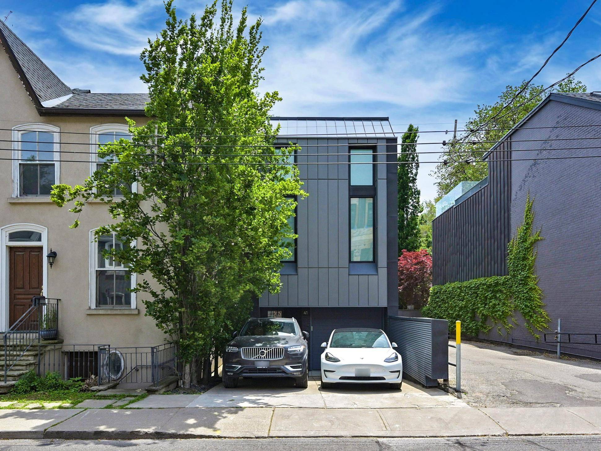 Toronto C02, ON M5R 1M7,41 Berryman ST