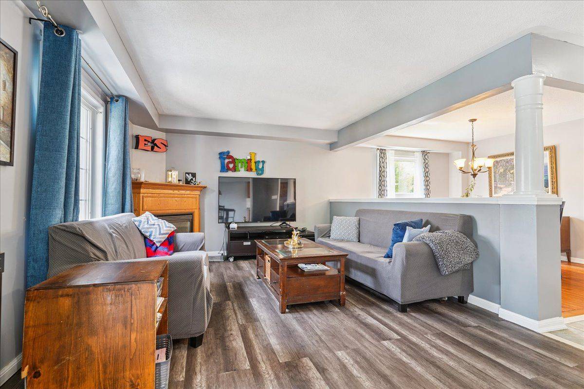 Clarington, ON L1C 0C5,285 West Scugog LN