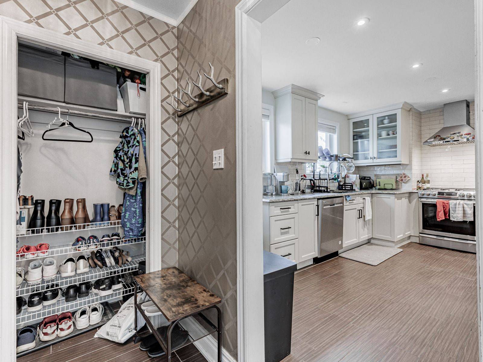 Pickering, ON L1W 1S4,882 Liverpool RD