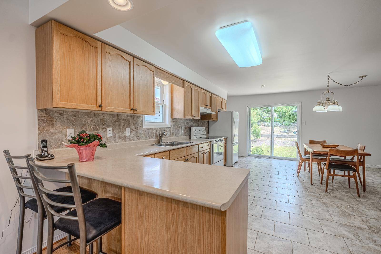 Orillia, ON L3V 8A9,14 Jordon CRES