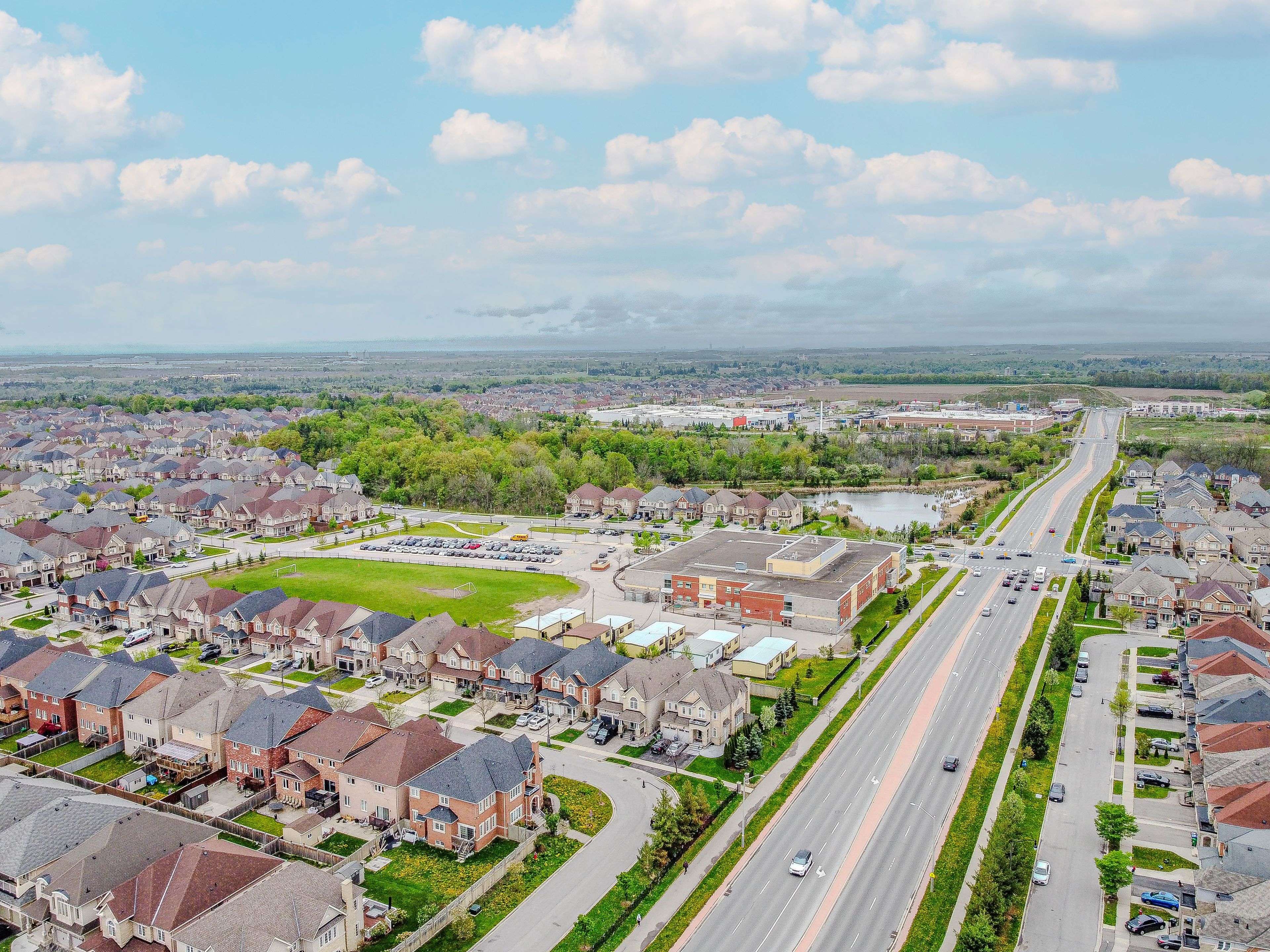 Brampton, ON L6X 3B4,15 Orangeblossom TRL #Upper