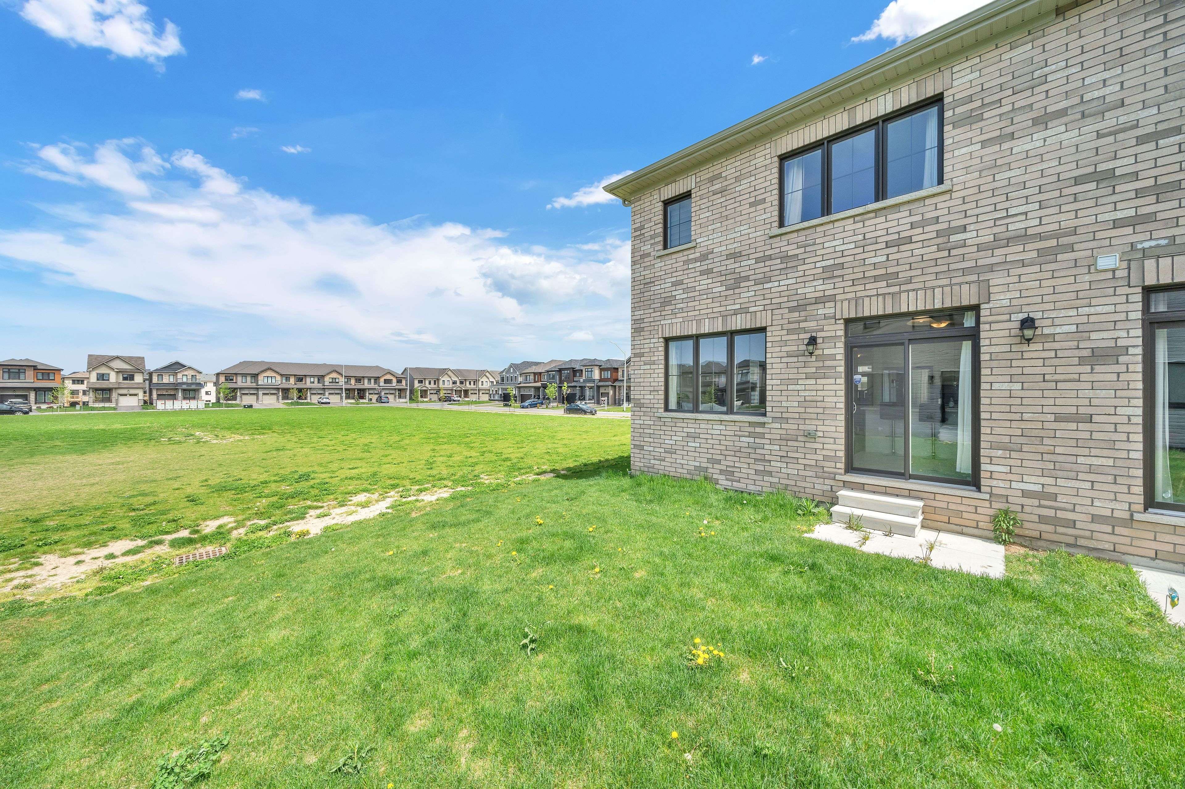 Thorold, ON L2V 0K8,35 CONCORD DR