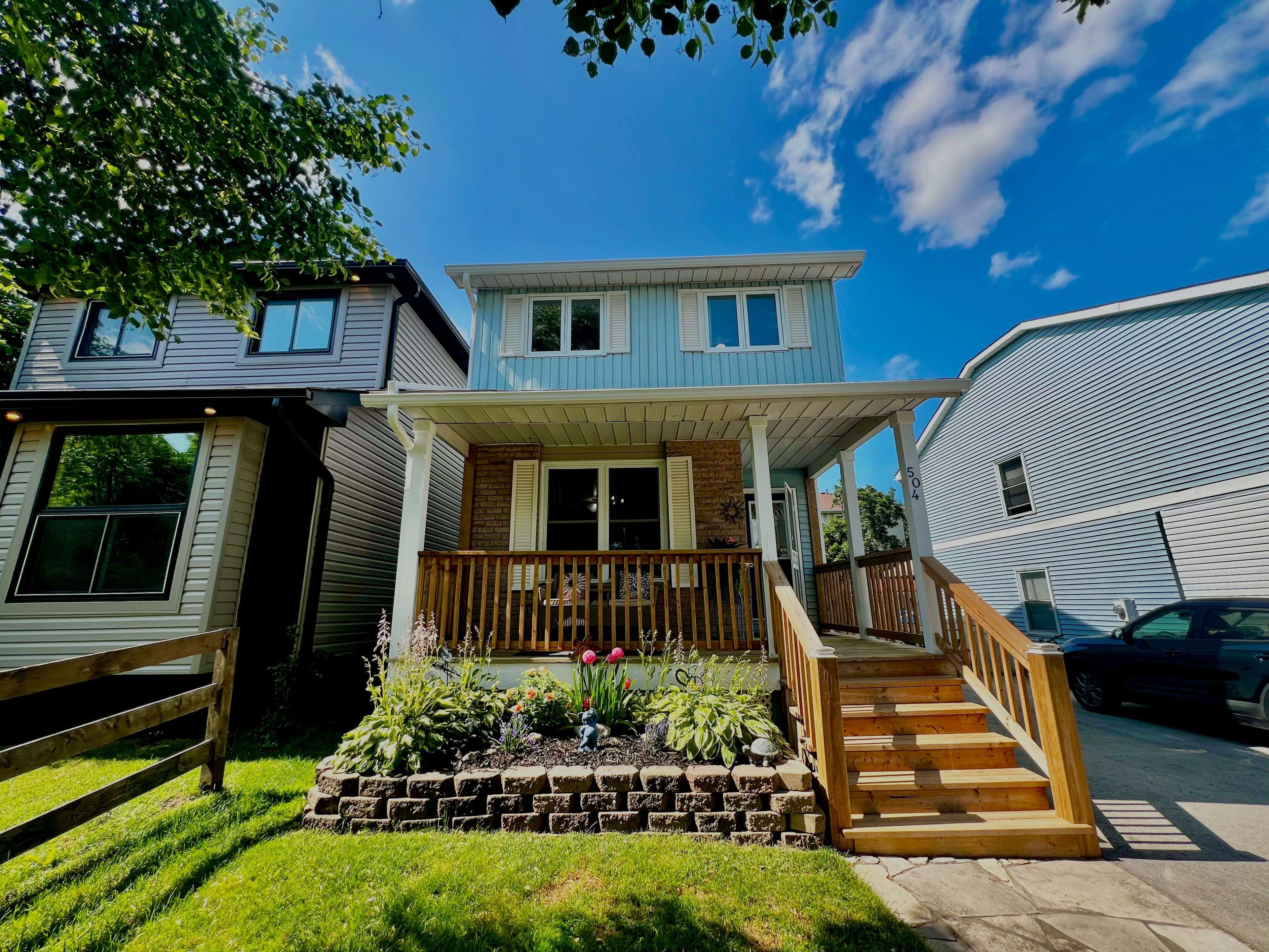 Shelburne, ON L9V 2Z9,504 Pineview GDNS
