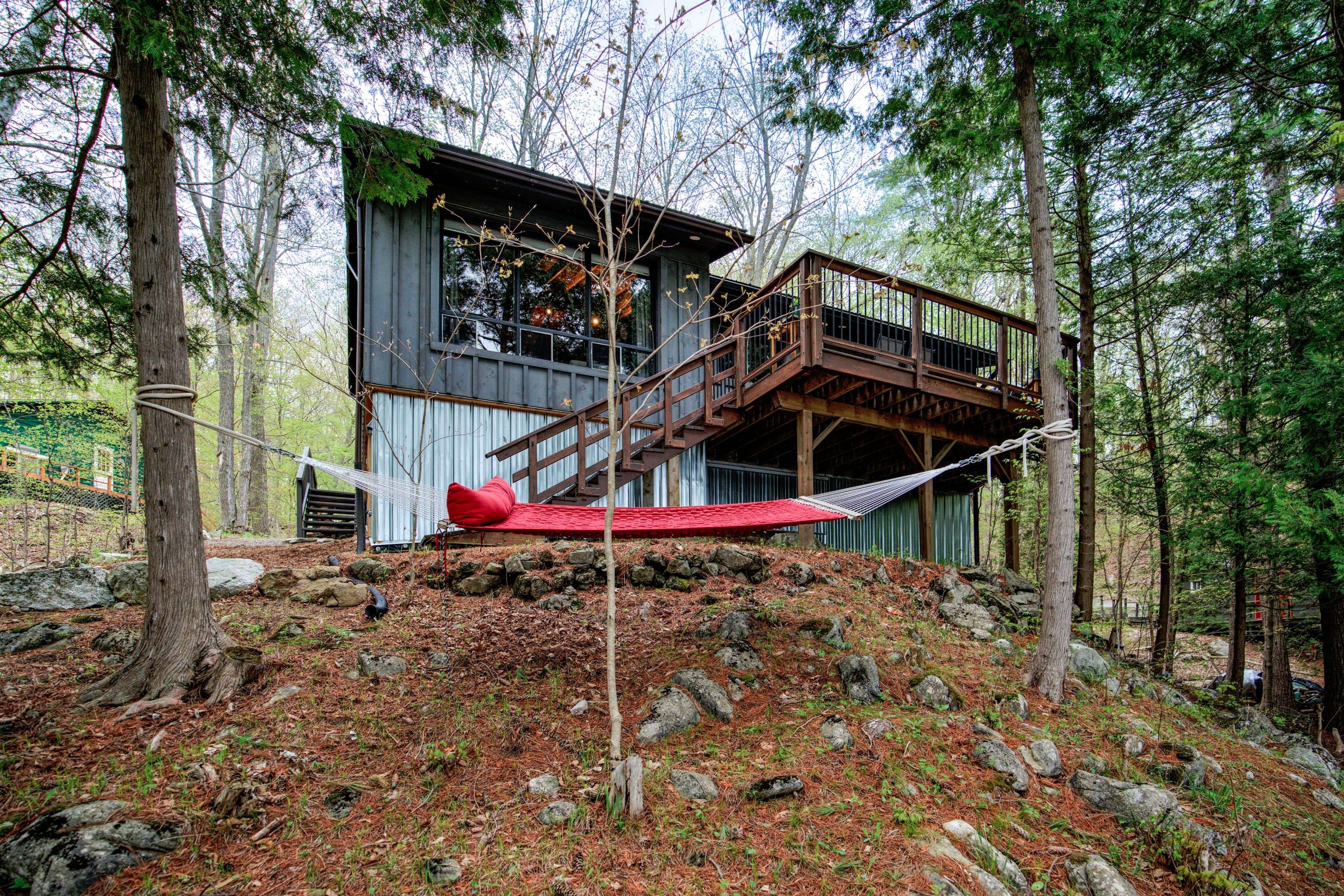 Frontenac, ON K0G 1X0,45 Shoal LN
