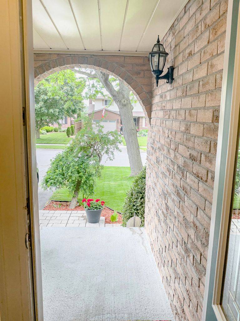 Belleville, ON K8P 5B2,9 Morris DR