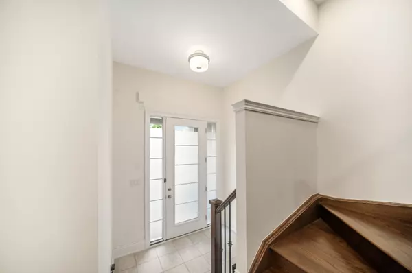 Richmond Hill, ON L4C 4Z2,9392 Bayview AVE