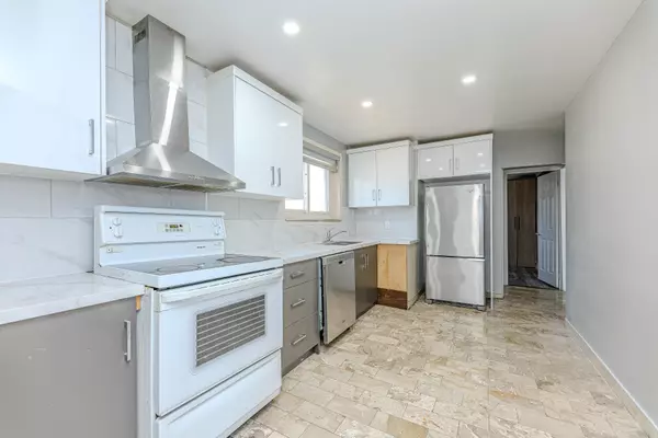 Toronto W05, ON M9L 2G2,65 Elnathan CRES