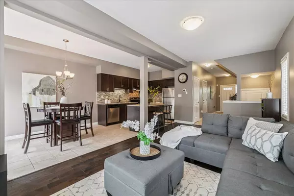 Grimsby, ON L3M 0C4,6 Chestnut DR ## 39