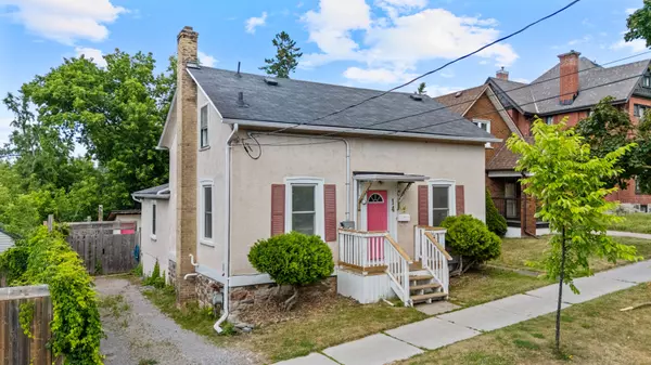 14 Kirk ST,  Peterborough Central,  ON K9H 2R7