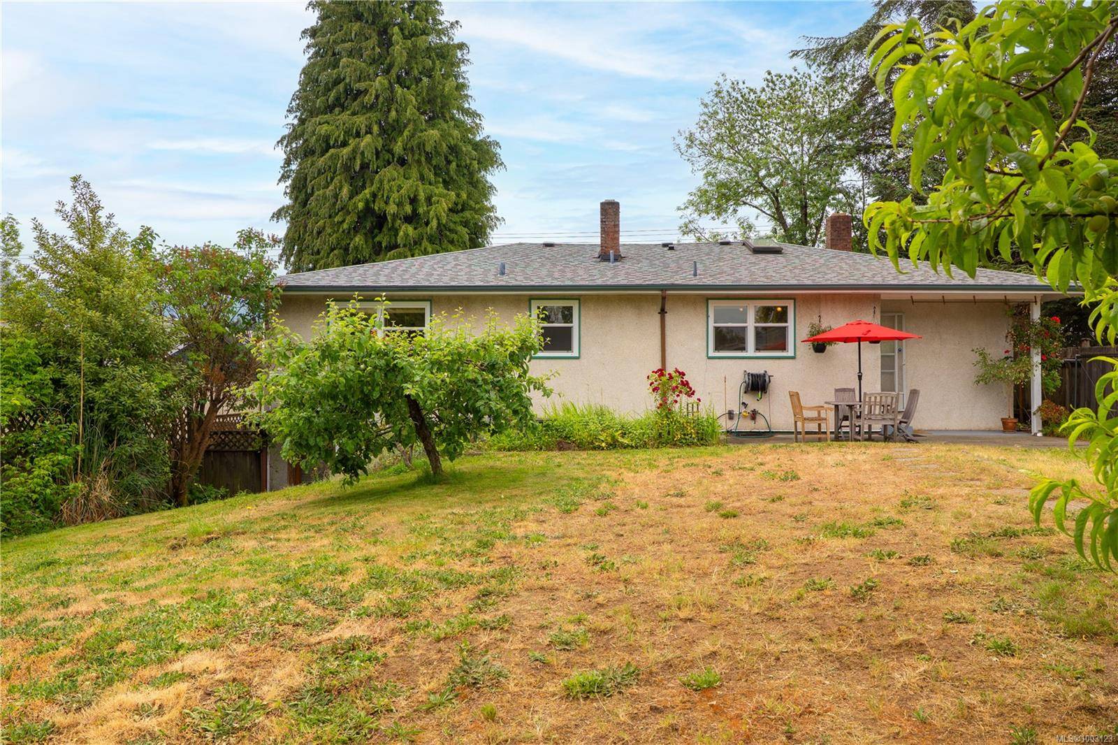 Nanaimo, BC V9R 3Y7,608 Bruce Ave