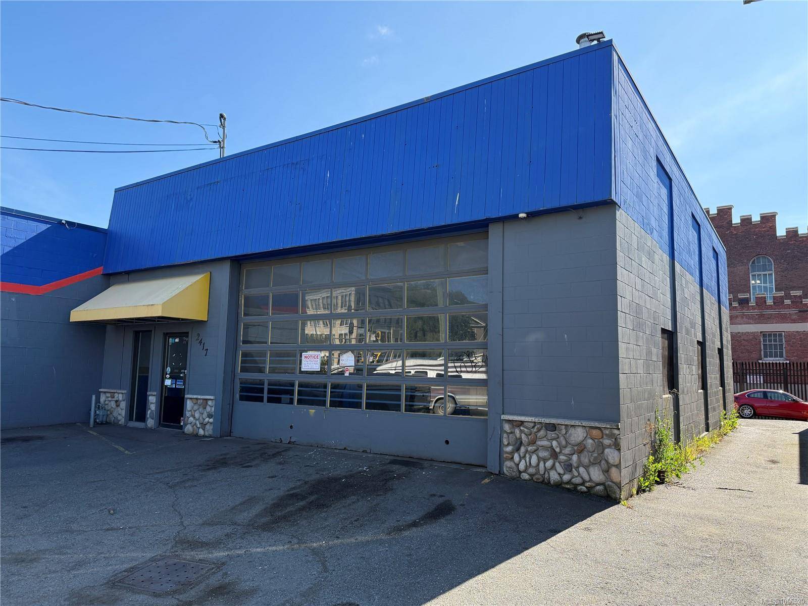 2417 Douglas St, Victoria, BC V8T 4L8