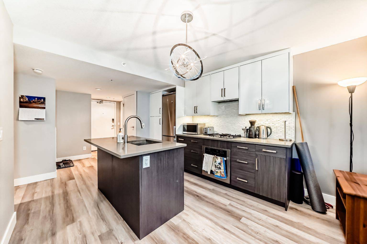 Calgary, AB T2T 1C4,1521 26 AVE Southwest #13