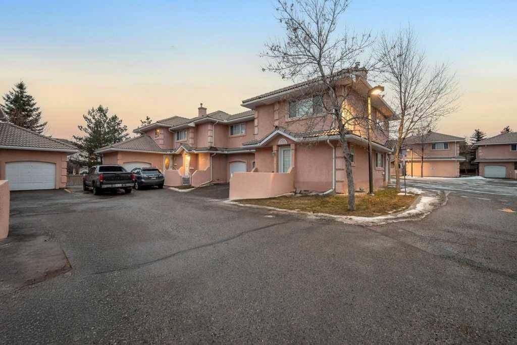 Calgary, AB T3J 3Y9,319 Coral CV NE