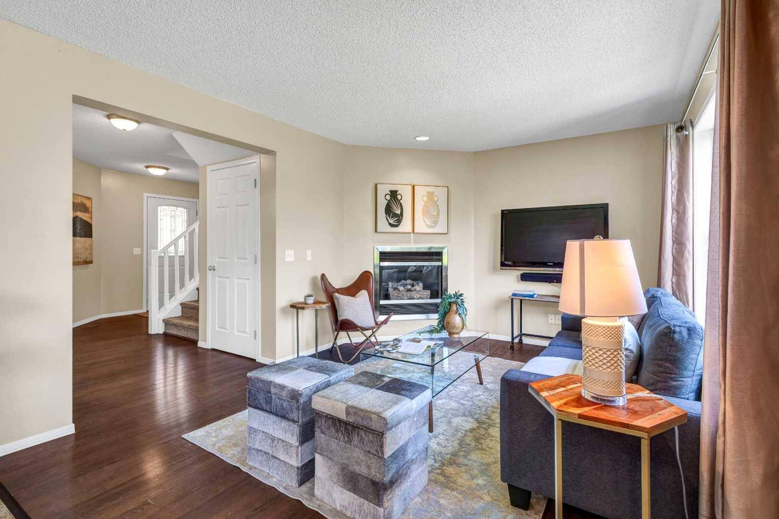 Calgary, AB T2Z 4R6,360 Copperfield BLVD SE