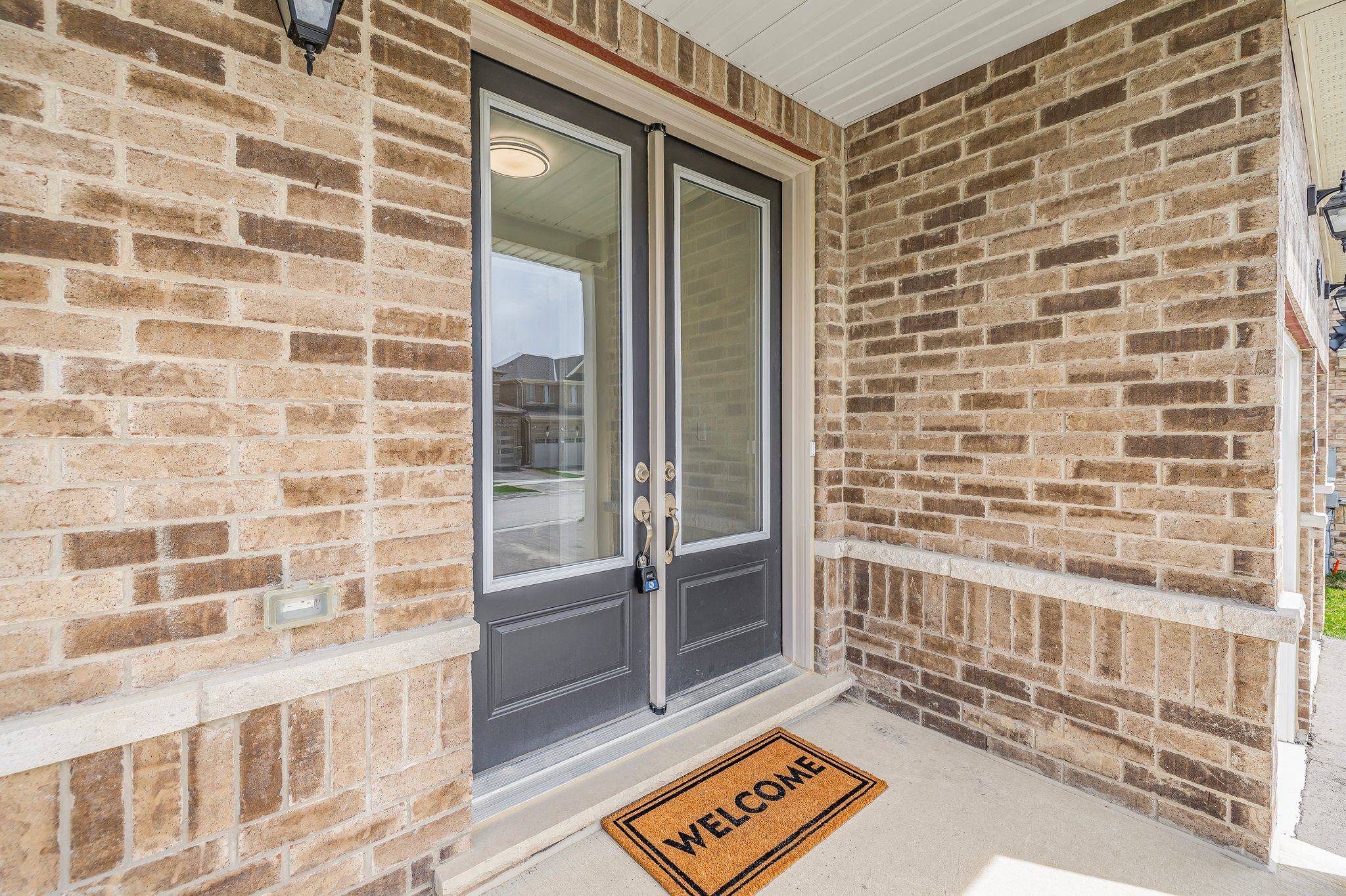 Georgina, ON L0E 1R0,15 Sam Battaglia CRES