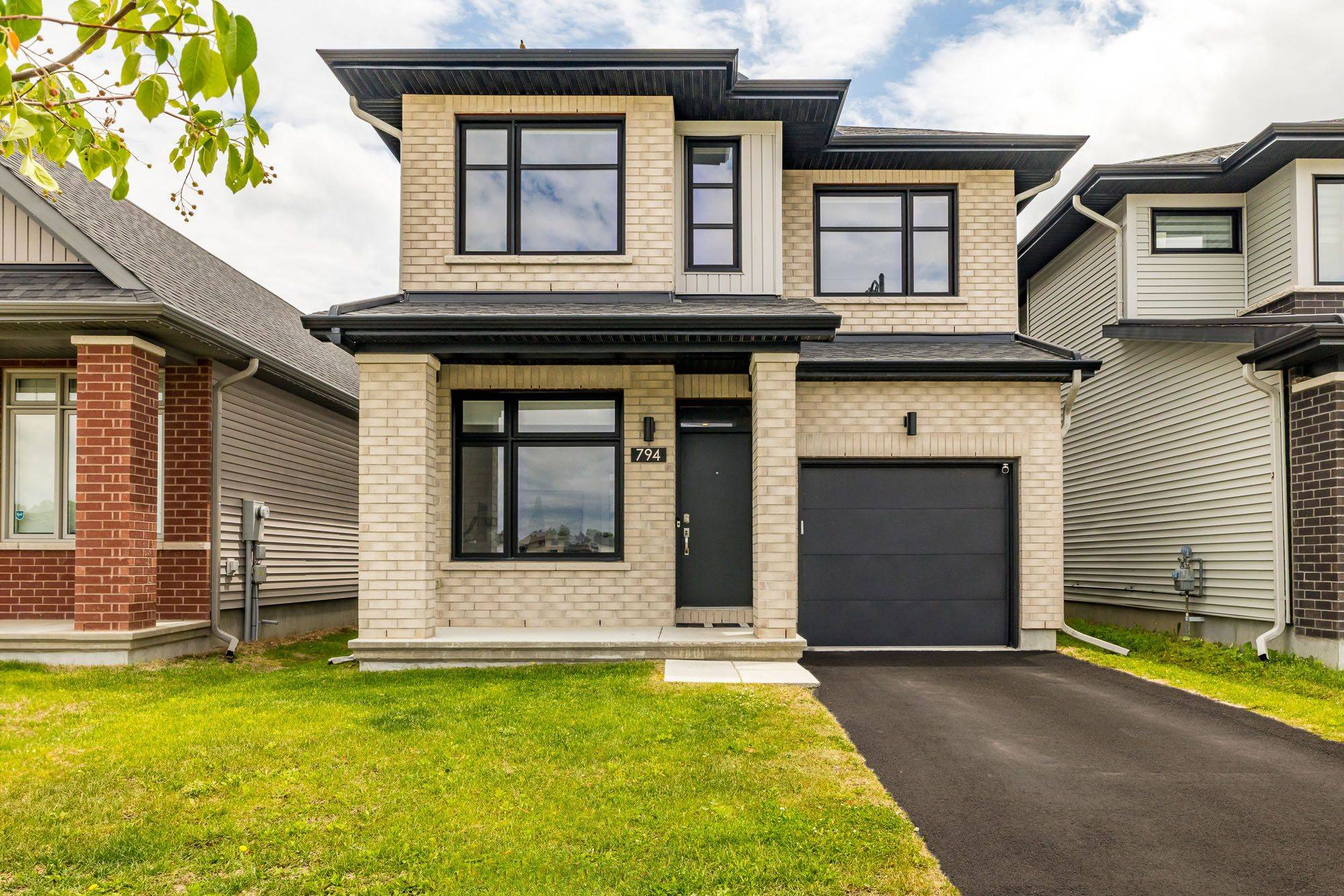 794 Cope DR, Stittsville - Munster - Richmond, ON K2S 2P9