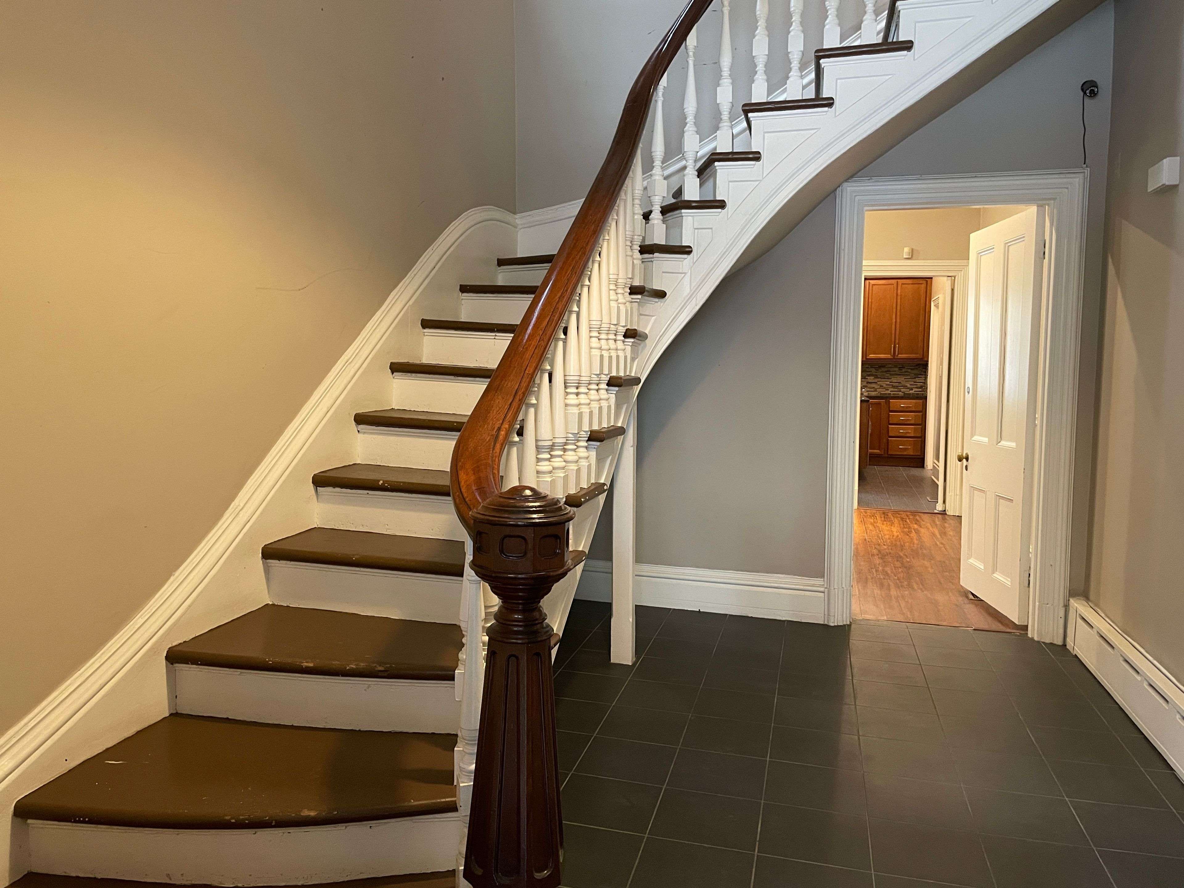Hamilton, ON L8P 3C8,203 MacNab ST S #1