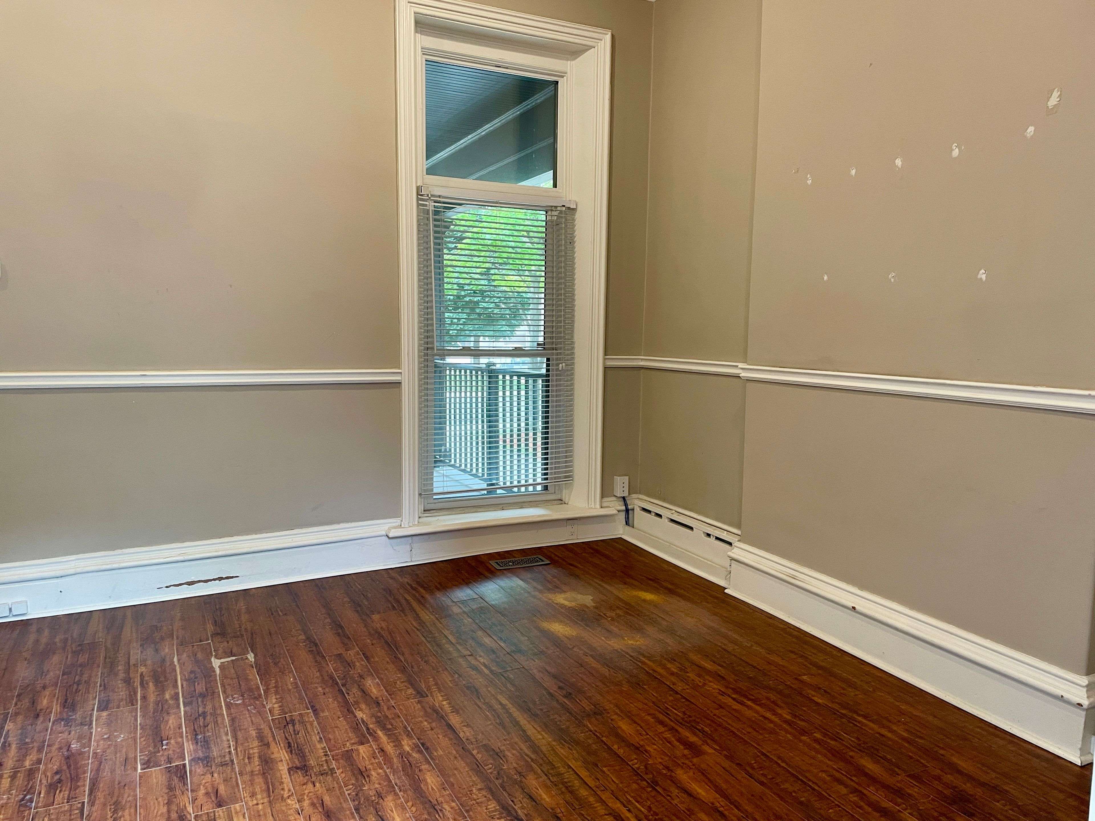 Hamilton, ON L8P 3C8,203 MacNab ST S #3