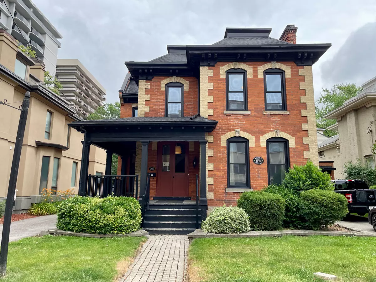 Hamilton, ON L8P 3C8,203 MacNab ST S #1