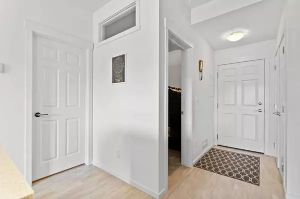 Calgary, AB T2X 4A4,151 Legacy Main ST SE #6211