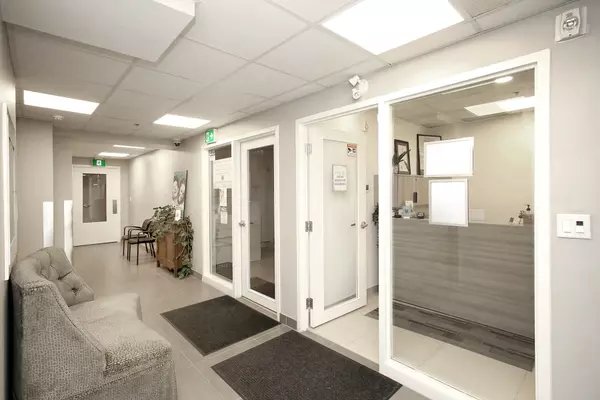 Toronto C04, ON M5N 1A2,416-418 Eglinton AVE W #Lower Level Unit 101
