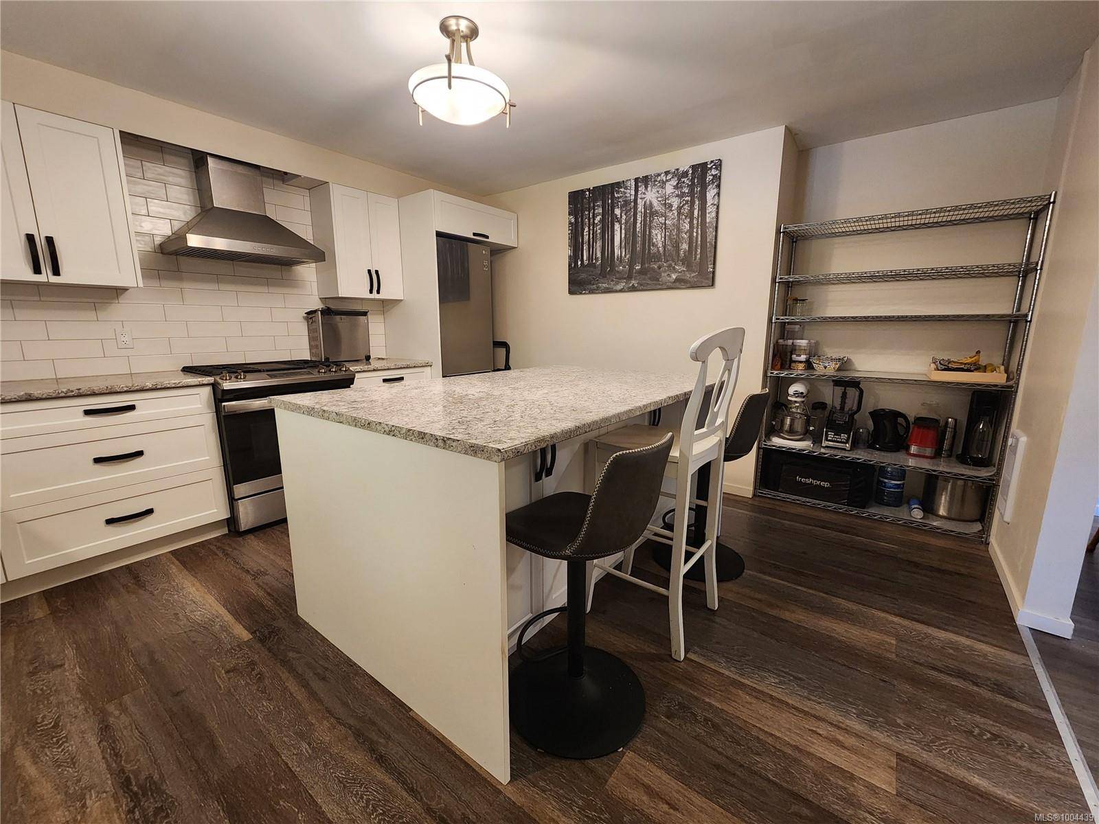 Campbell River, BC V9W 2Y4,565 Dogwood St