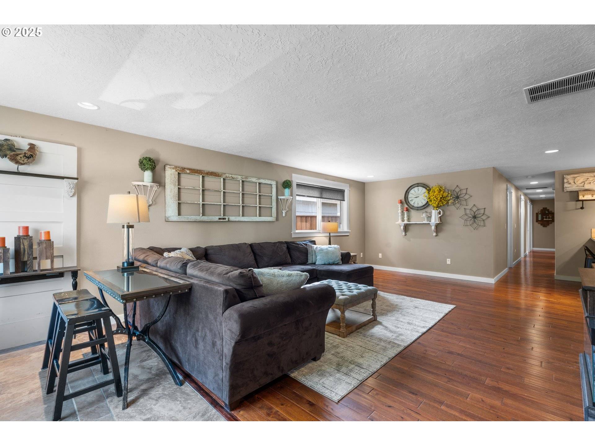 Carlton, OR 97111,229 N 6th ST
