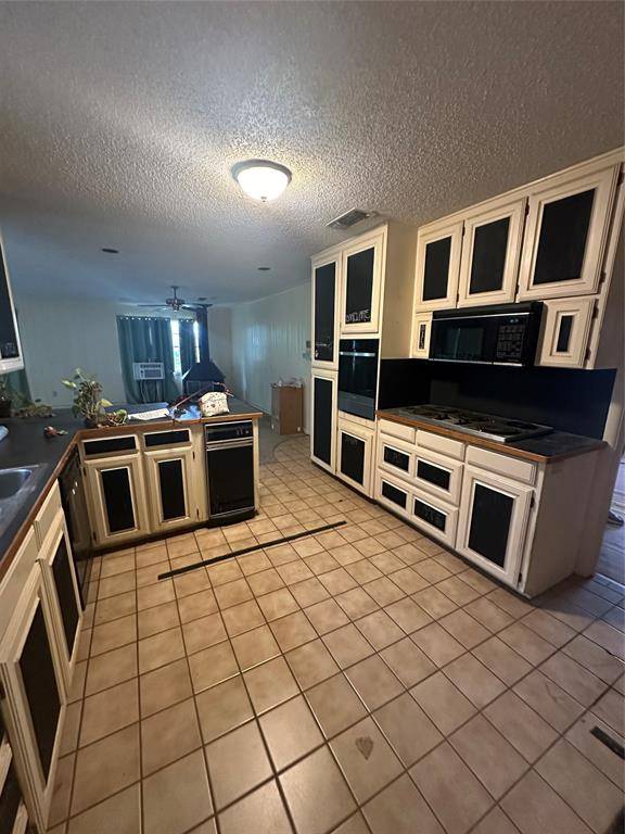 Arlington, TX 76013,1509 University Drive
