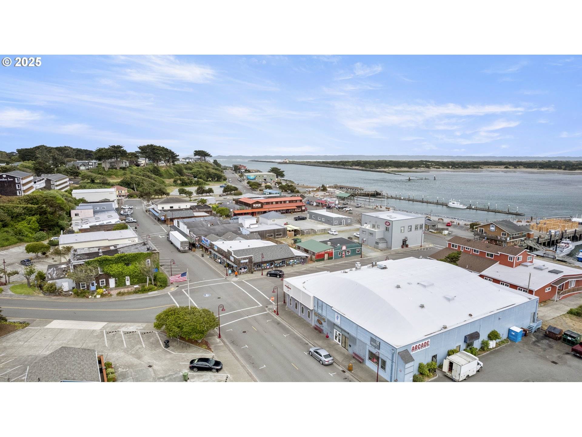 Bandon, OR 97411,325 SE 2nd ST