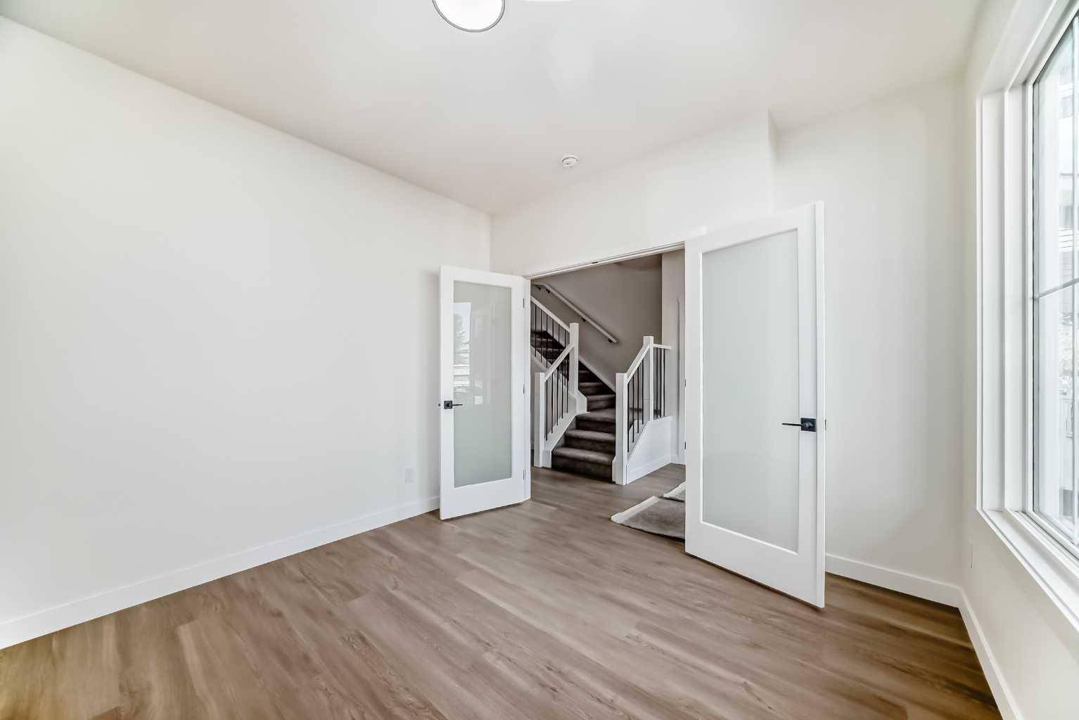 Calgary, AB T2B1G4,42 street SE #2215