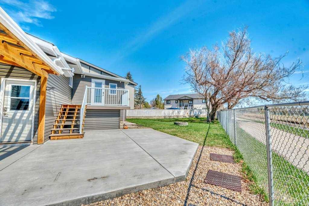 Strathmore, AB T1P 1C2,1 Centre ST
