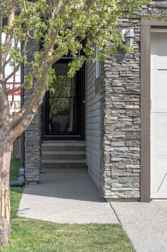 Airdrie, AB T4B 0Y6,247 Hillcrest CIR SW