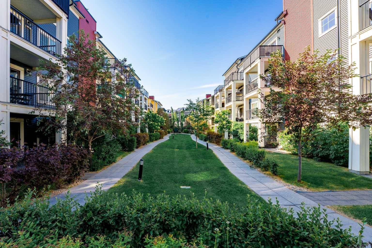 Calgary, AB T2Z 4R2,755 copperpond BLVD Southeast #3411