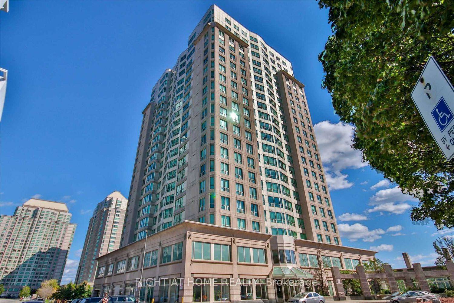 8 Lee Centre DR #913, Toronto E09, ON M1H 3H8