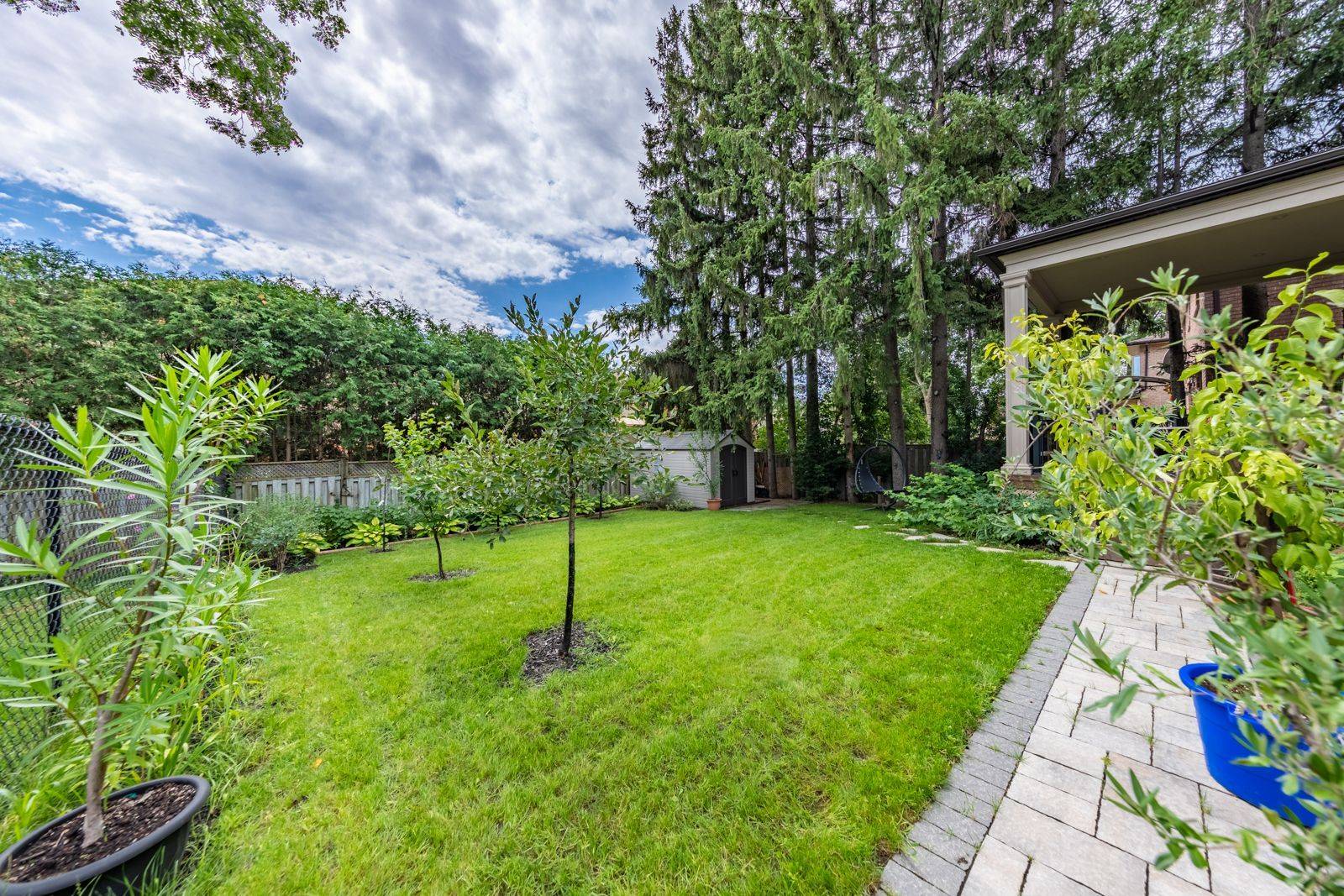 Richmond Hill, ON L4C 4L6,109 Oxford ST