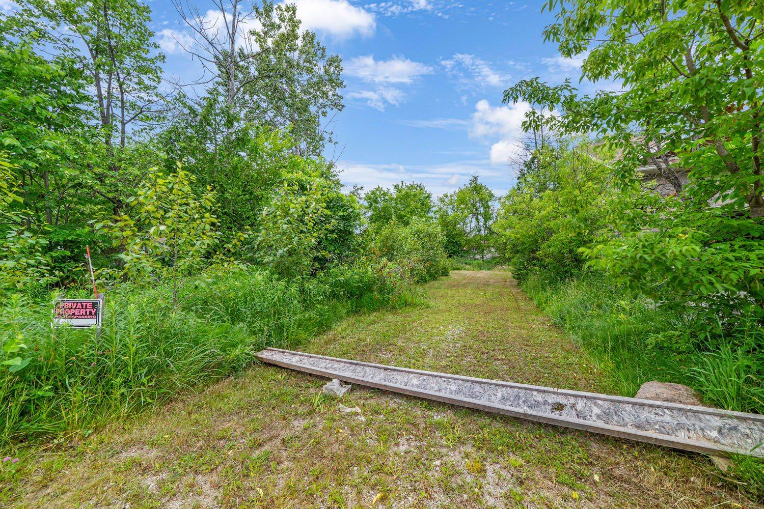Innisfil, ON L9S 2H8,732 Chestnut ST