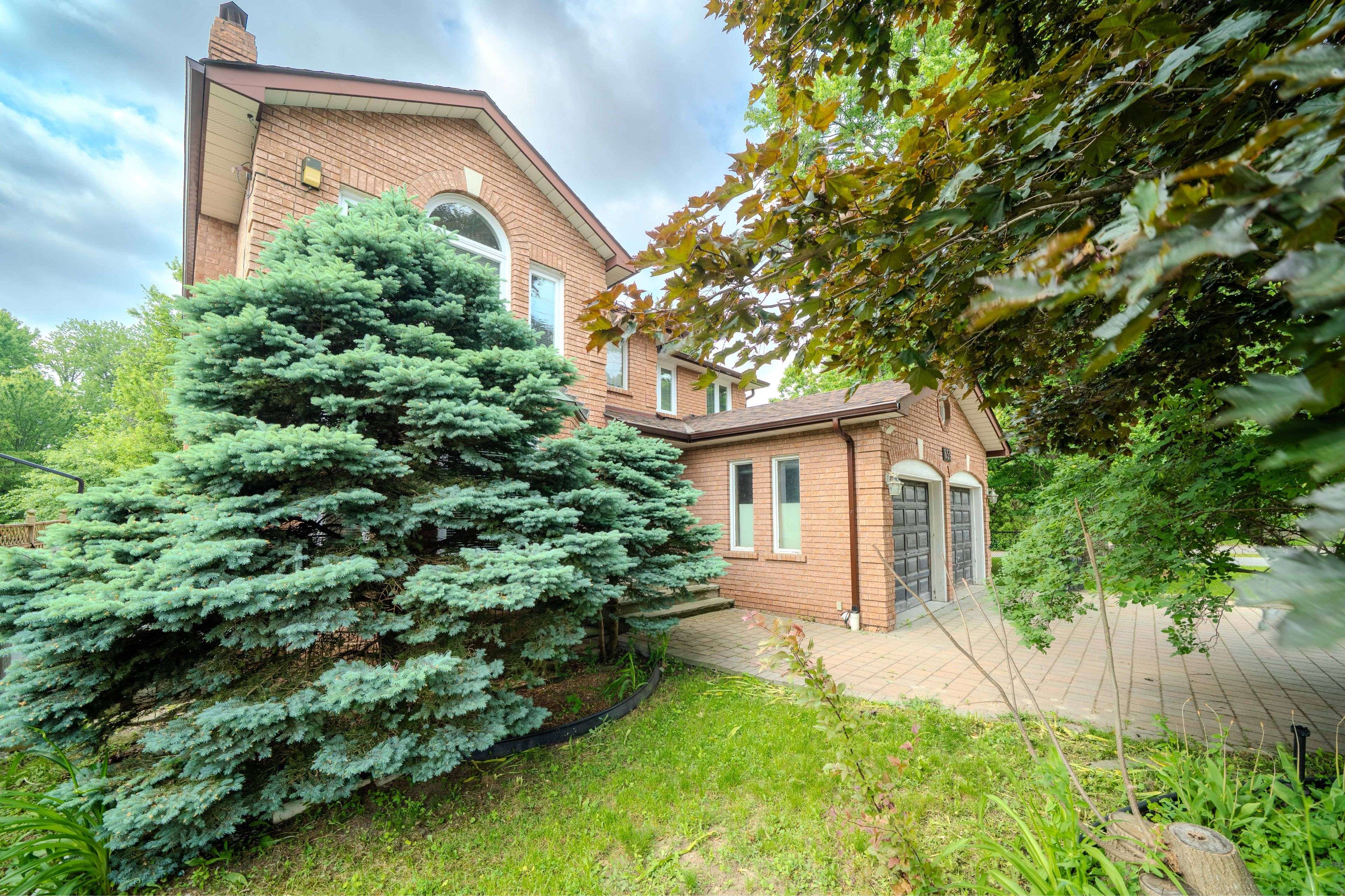 Richmond Hill, ON L4C 7A8,659 Sixteenth AVE